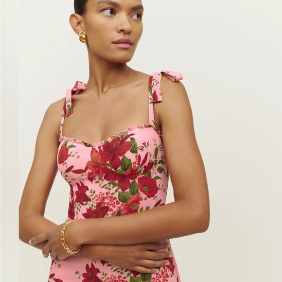 Worn once before Reformation dress that is currently out of stock in size 6 - Picture 4 of 5